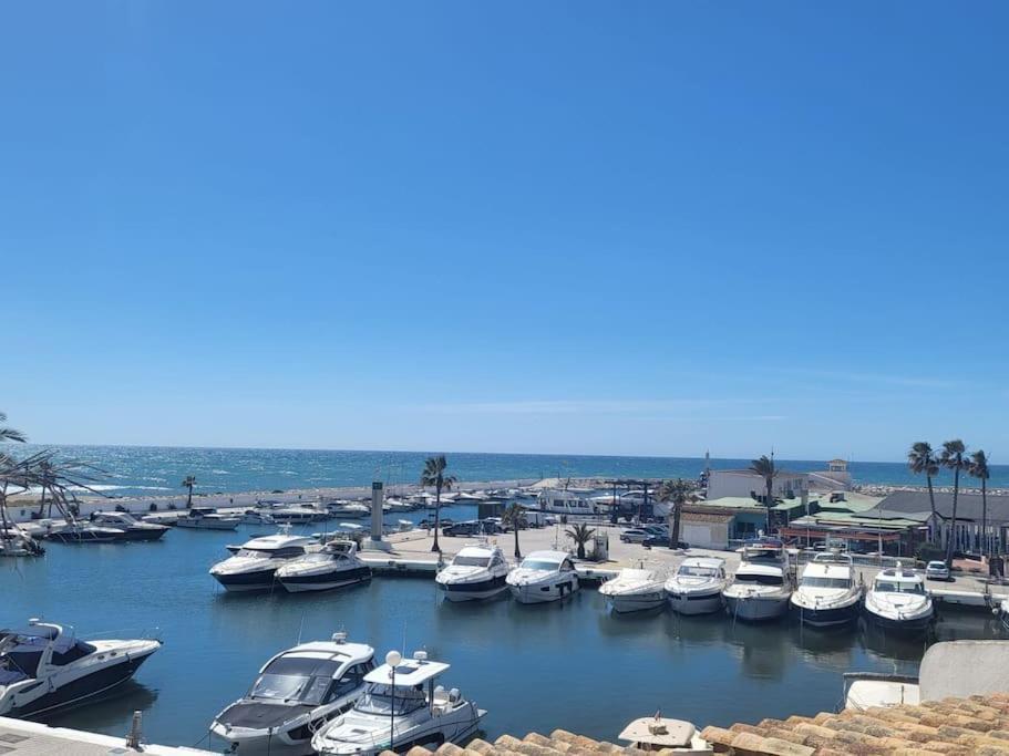 マルベーリャ Casita Junto Al Mar En El Puerto De Cabopinoヴィラ エクステリア 写真