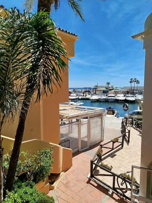 マルベーリャ Casita Junto Al Mar En El Puerto De Cabopinoヴィラ エクステリア 写真